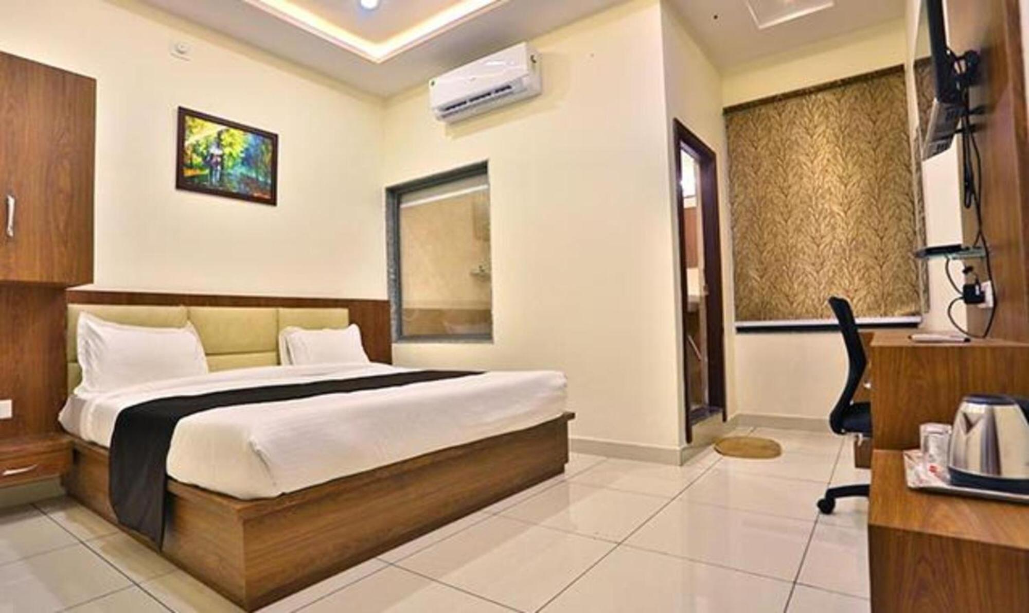 Hotel Shree Dev Prime Udaipur Exterior foto